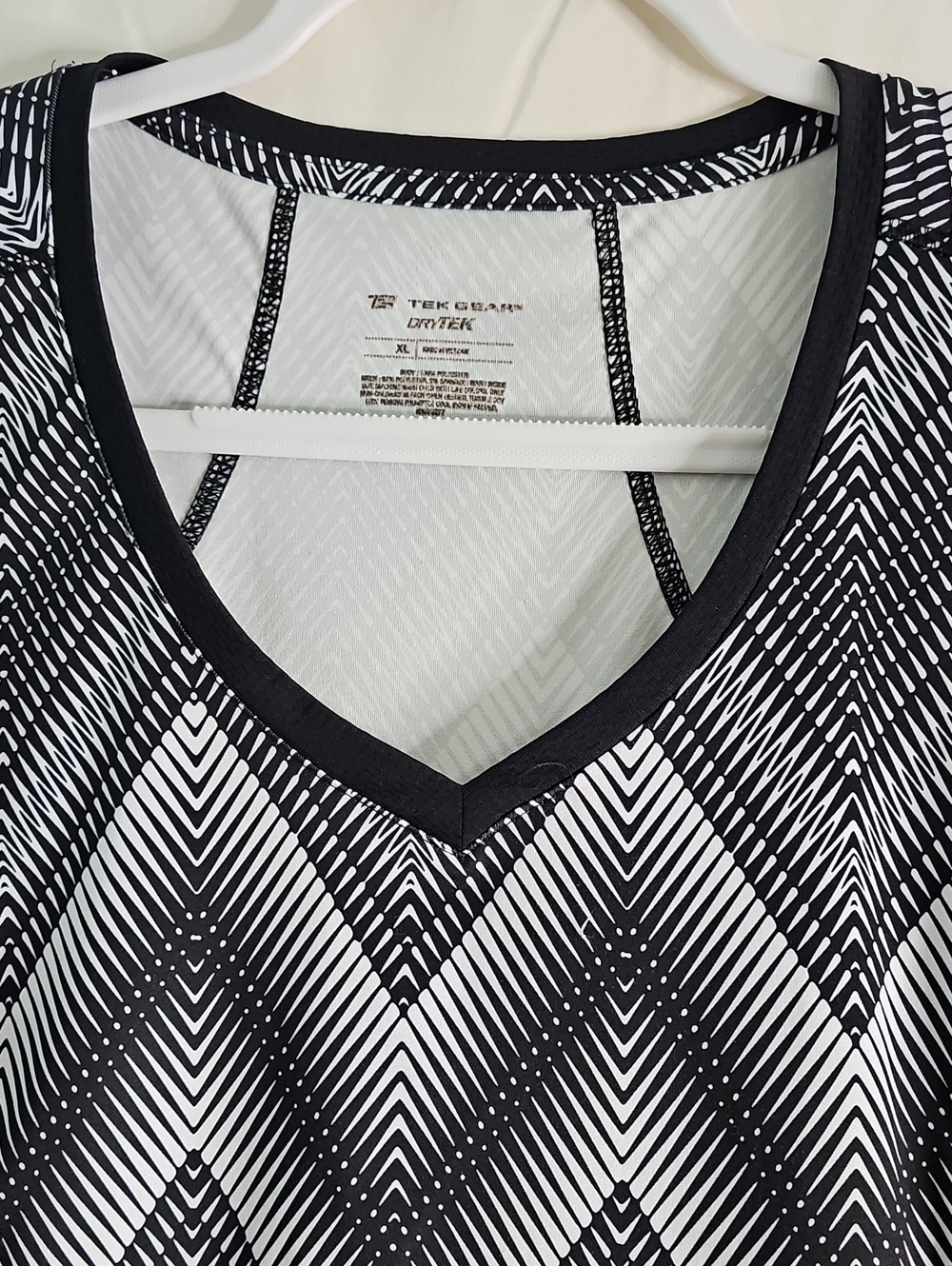 tek gear Black & White Chevron V‑Neck Tank Top - Picture 2 of 5